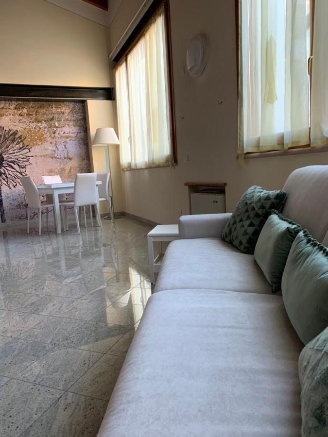 Il Vicoletto Holiday House Volta Mantovana Exteriör bild